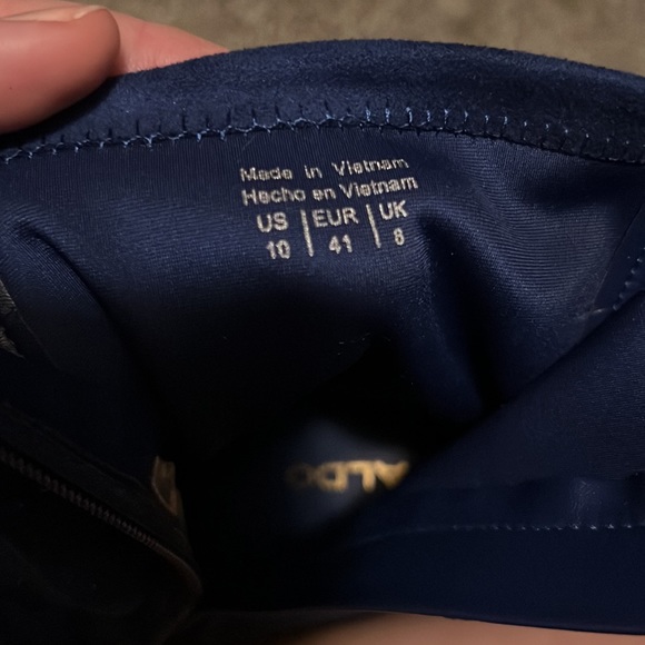 Aldo’s blue suede heeled boots - Picture 4 of 7